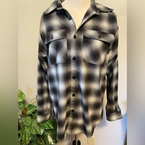D Like New Men's Oro Los Angeles button up plaid long sleeve shirt